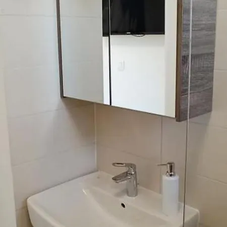 Apartmán Holiday In With Balcony, Air Conditioning, Wi-fi 5144-5 *